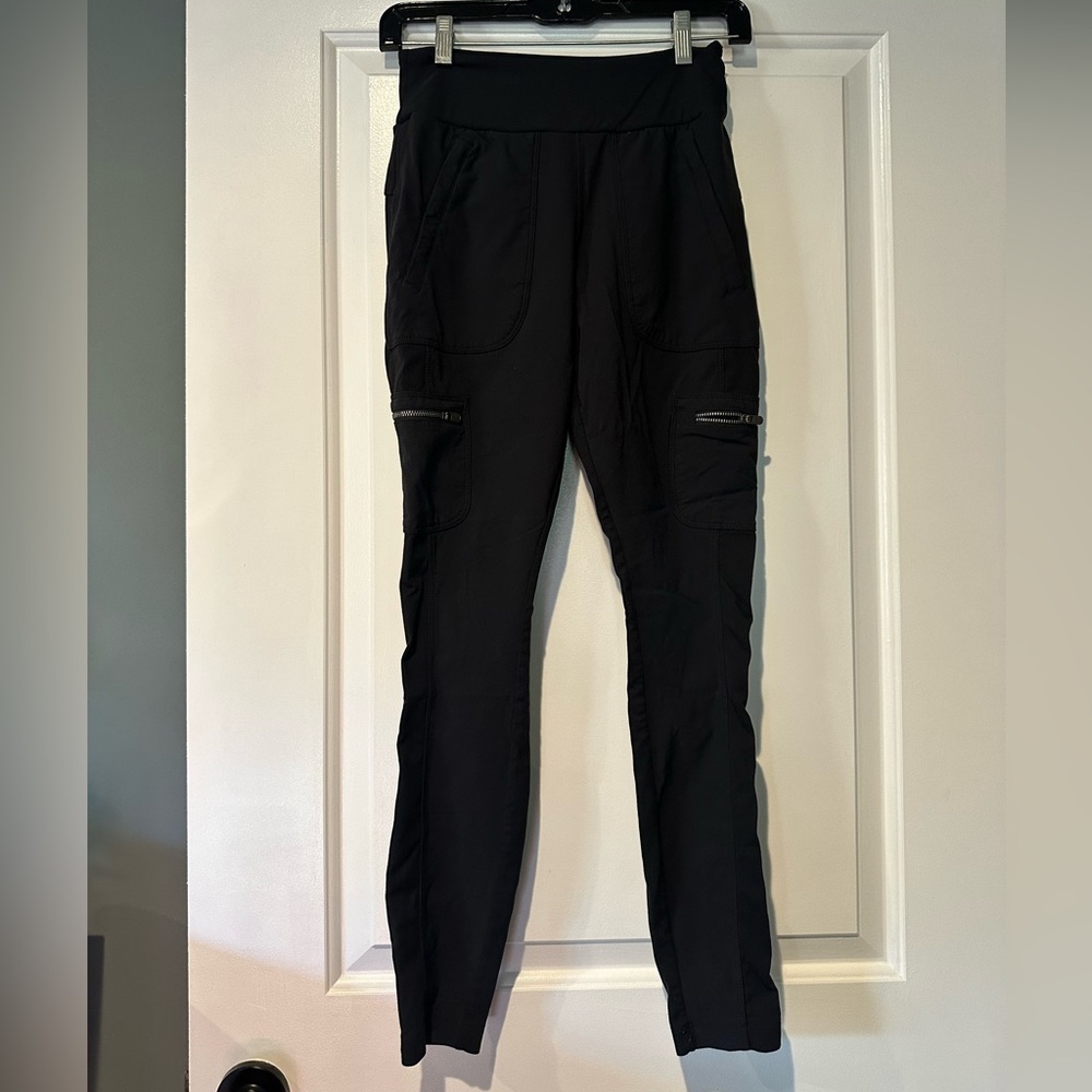 Athleta Cargo Leggings - Size 2